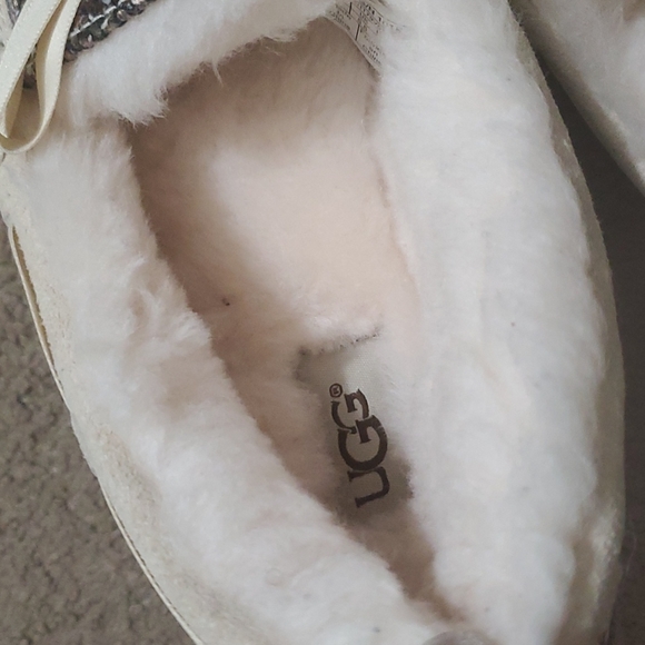 UGG Shoes - Picture 4 of 12